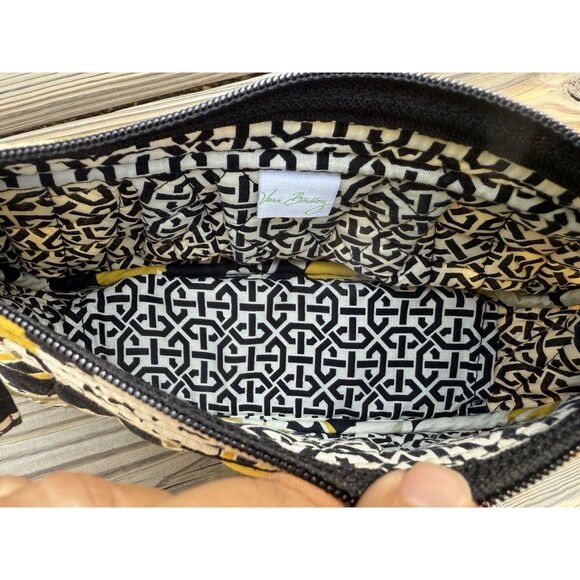 Vera Bradley Frannie Dogwood Quilted Crossbody Bag - Floral Patterns & Adjustabl - Picture 4 of 5